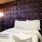 Box Guesthouse